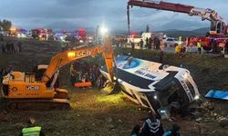 Otobüs devrildi: 3 ölü, 41 yaralı
