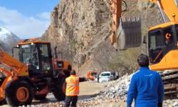 Van-Çatak kara yolu yeniden ulaşıma açıldı