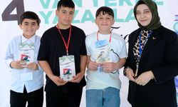 Van’da görevli öğretmen öğrencileriyle kitap yazdı