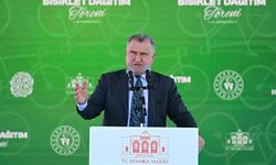 Bakan Bak: Gençlerle çok ciddi projeler gerçekleştiriyoruz