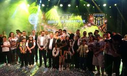 Bitlis Spor şampiyonluğu taraftarlarıyla kutladı