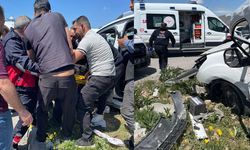 Van’da Feci Kaza: İlk Belirlemelere Göre 4 Kişi Hayatını Kaybetti, 1 Kişi Ağır Yaralı