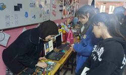 Ortaokul öğrencilerine bölüm tanıtım sergisi
