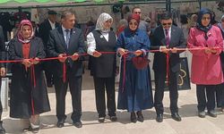 Özalp Halk Eğitim Merkezi Müdürlüğünün yılsonu sergisi ilgi gördü