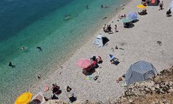 Van Gölü plajları Ege'yi aratmıyor