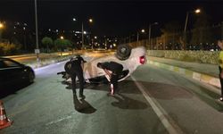Edremit'te takla atan araçtaki iki kişi yaralandı