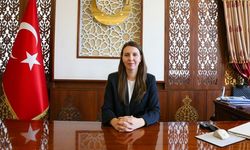 Gürpınar’ın ilk kadın kaymakamı Fatma Turhan Keser göreve başladı