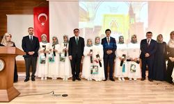 Van'da hafız olan 7 kız öğrenci için taç giydirme töreni düzenlendi