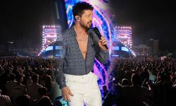 Murat Boz şarkılarıyla Vanlıları coşturdu