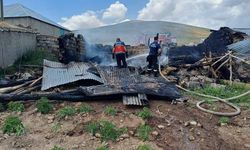 Çaldıran'da tandır evi ile kiler yangını