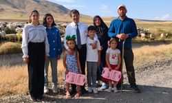 Kayhan Türkmenoğlu, çiftçi Gülçin Şahar'ı ziyaret etti