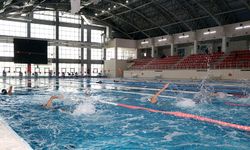 Van'daki yüzme kursunda hedef hem şampiyonluk hem hayat kurtarmak