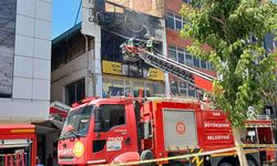 Van Beşyol'da iş yeri yangını: 2 kişi kurtarıldı