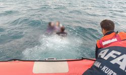 Van Gölü’nde mahsur kalan 3 kişiden biri hayatını kaybetti