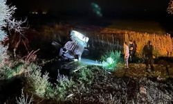 Bitlis'te otomobil su kanalına uçtu