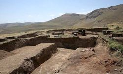 Urartu'nun izleri Kef Kalesi'ndeki kazılarda gün yüzüne çıkıyor