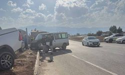 Yüksekova'da iki araç çarpıştı: 4 yaralı