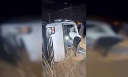 Kamyonet takla attı: 4 yaralı