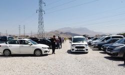 Van'da ikinci el açık oto pazarında hareketlilik azaldı