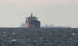 Umman açıklarında petrol tankeri vuruldu
