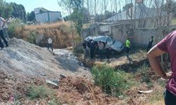 Van'da hafif ticari kamyonet takla attı: 4 yaralı