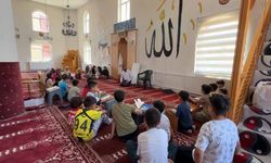 Çocuklar hem öğreniyor hem eğleniyor