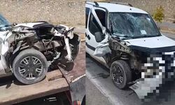 Yüksekova’da kamyonet tıra çarptı: 1 yaralı