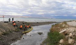 Van Gölü’ne ulaşan dere yataklarında temizlik