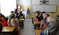 Van'da minik öğrenciler okul heyecanı yaşadı