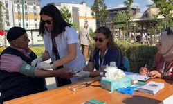 Yüksekova'da parkta sağlık molası