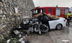 Van Gevaş'ta feci kaza: 3 yaralı!