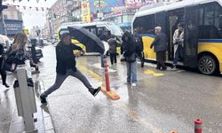 Van'da sağanak vatandaşı hazırlıksız yakaladı