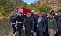 Van'daki kazada yaşamını yitiren polis memuru Mustafa Oğuzhan Çavuş Kayseri'de toprağa verildi