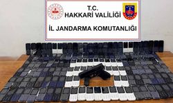 Hakkari’de 142 kaçak cep telefonu ele geçirildi