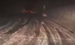 Karabet Geçidi’nde mevsimin ilk karı yağdı