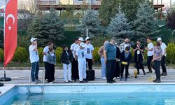 Gençler Van Gölü'nün su altını MikroROV'larla keşif için ilk adımı attı