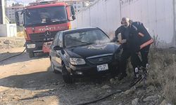 Van'da park halindeki otomobilde yangın