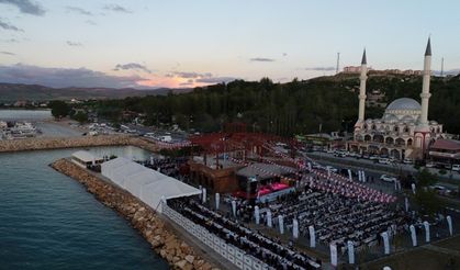 Doğu Anadolu Bölgesi'nin en kapsamlı iftar çadırı Van'da kuruldu