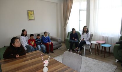 Hayata 'Yaşam Evi'nde hazırlanıyorlar