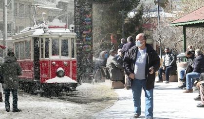 Van'da sıcak havayla birlikte parklar doldu taştı