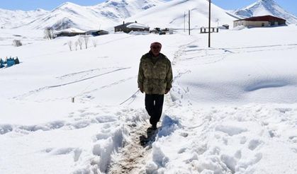 Yıllar boyu yaylada geçen bir ömür! Tek özlemi Van'daki ailesi