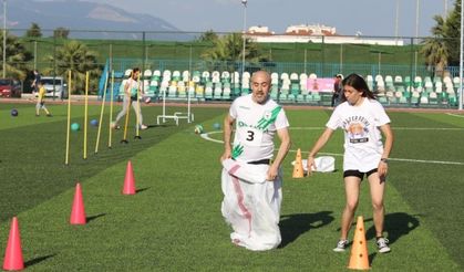 Gaziemir’de babalarla çocukları yarıştı