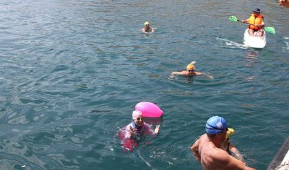 1. Van Denizi Yüzme Festivali, 4 gündür çeşitli etkinliklerle devam ediyor