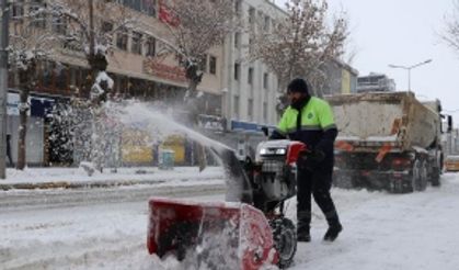 Yoğun kar yağışı sonrası Van'da son durum