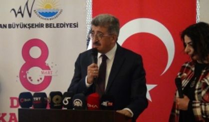 Van Valisi Bilmez: “Hiçbir neden savaşları meşru kılamaz”