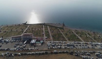 Van Gölü sahilinde kadınlar plajı açıldı