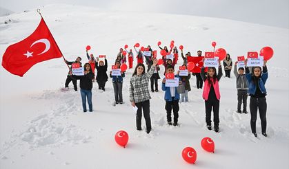 Vanlı öğrenciler İran sınırında program düzenledi