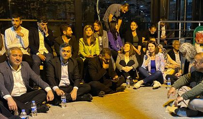 Abdullah Zeydan Hakkari'deki oturma eylemine katıldı