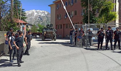 Tutuklanan Hakkari Belediye Başkanı Akış Van Cezaevi’ne gönderildi!