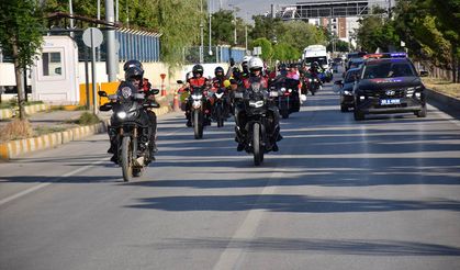 Van'da lösemi tedavisi gören çocuklar için gökyüzüne balonlar bırakıldı